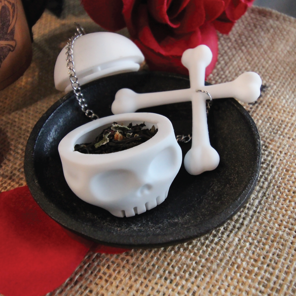 Silicone Crossbones Infuser